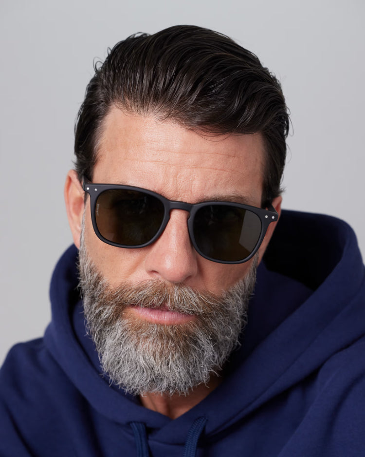 E Black Polarized